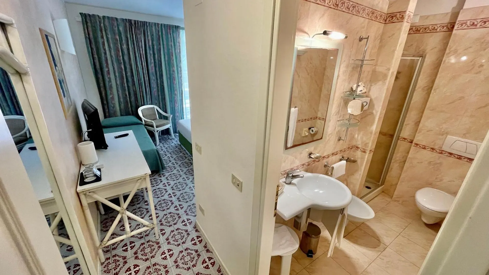Hotel Meridiana Marina di Campo 3*,